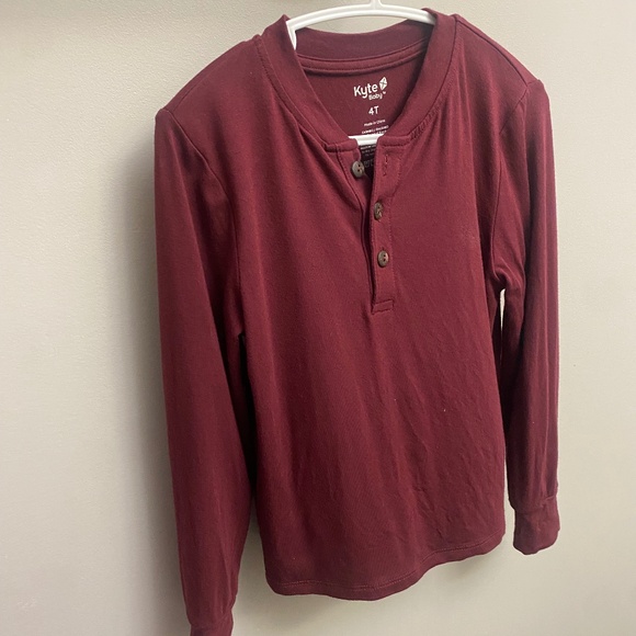 Kyte Bamboo Henley 💙2 for 30💙 - Picture 2 of 2